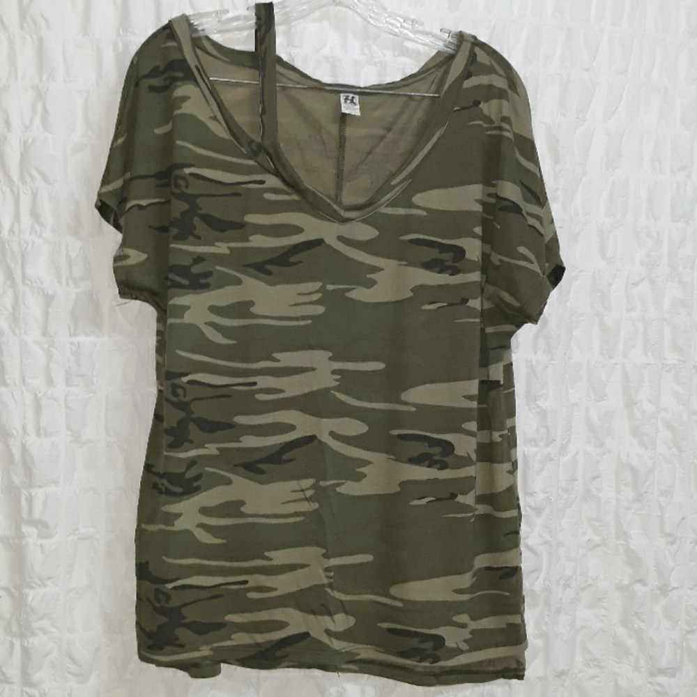 🍭 Hybrid Camo Top